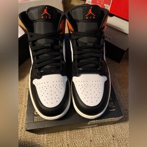 Nike Air Jordan 1 Mid